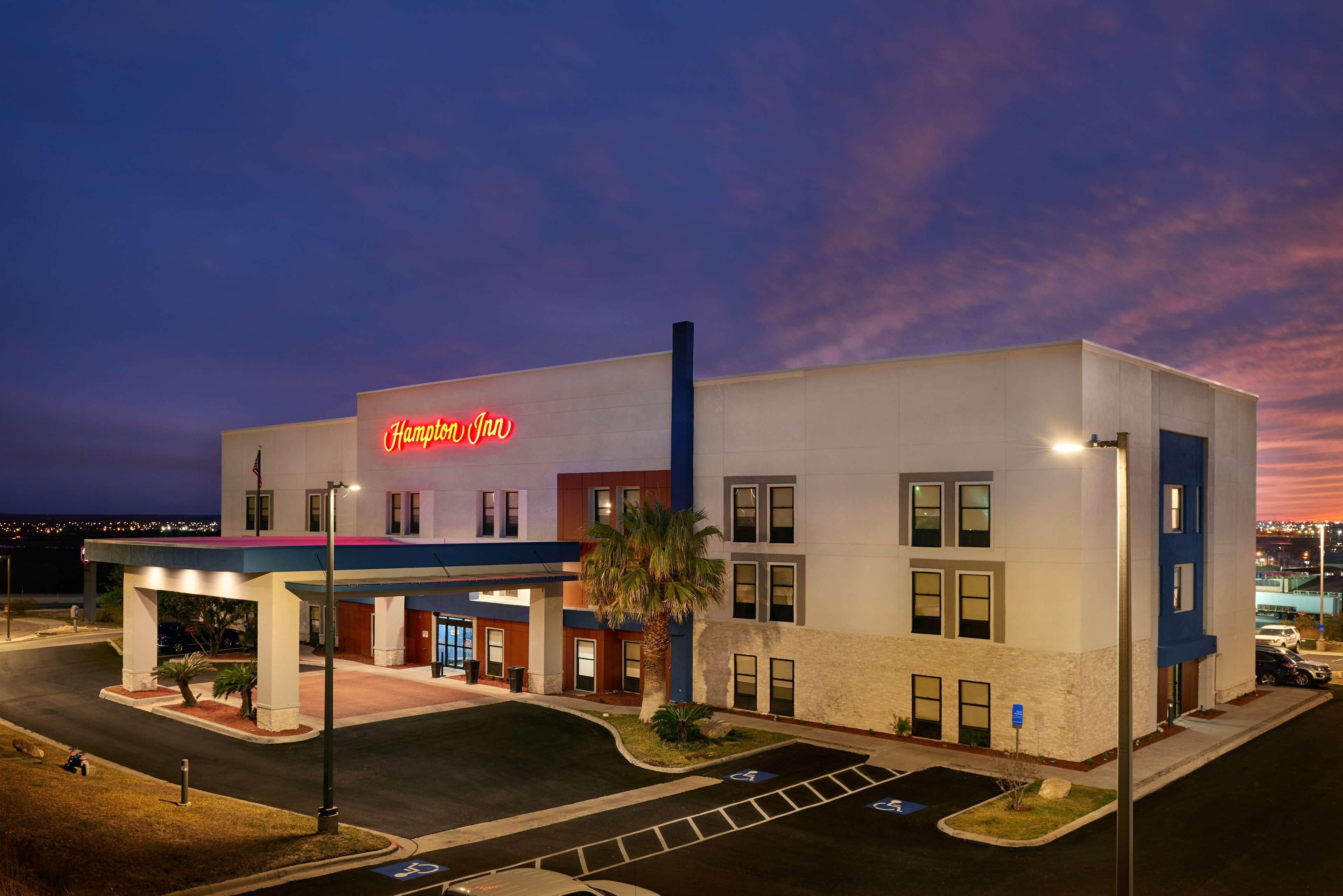 Hampton Inn Eagle Pass Extérieur photo
